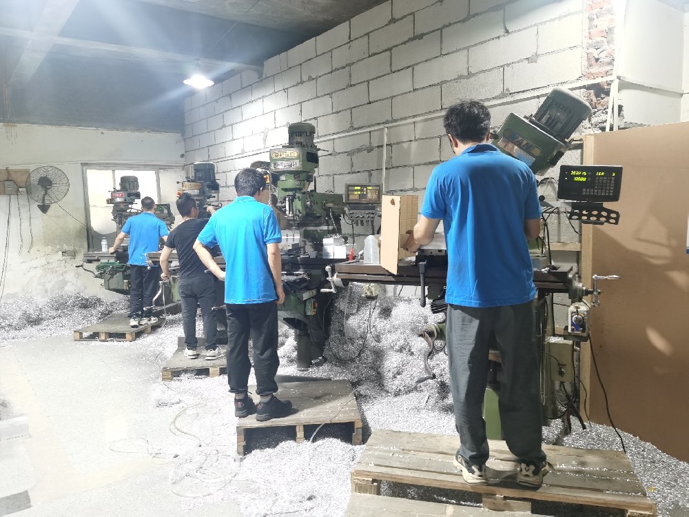 廠區(qū)設(shè)備